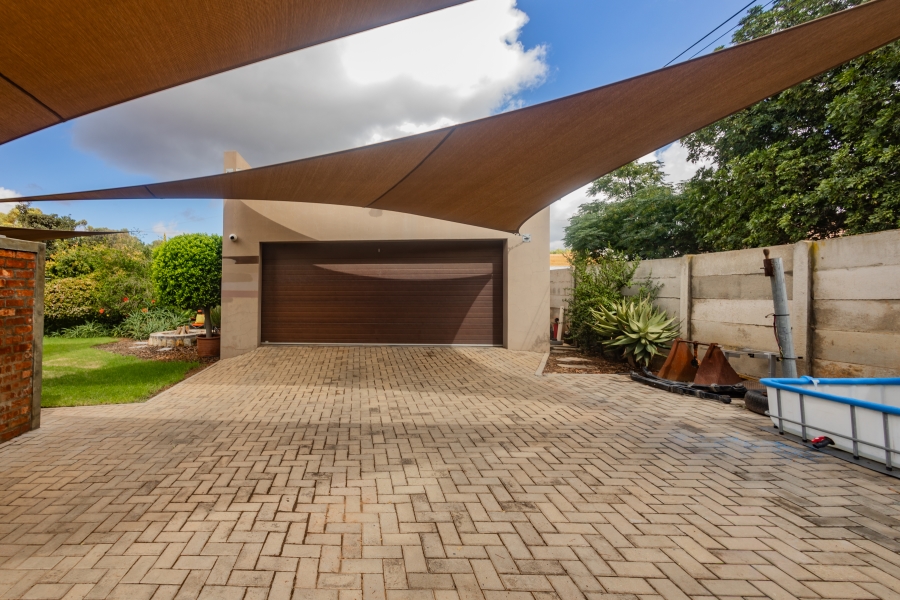 4 Bedroom Property for Sale in Panorama Western Cape